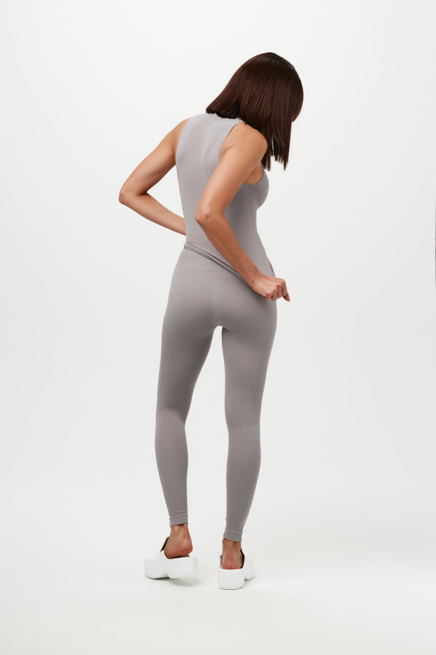 SEAMLESS SLEEVELESS RIBBED TOP