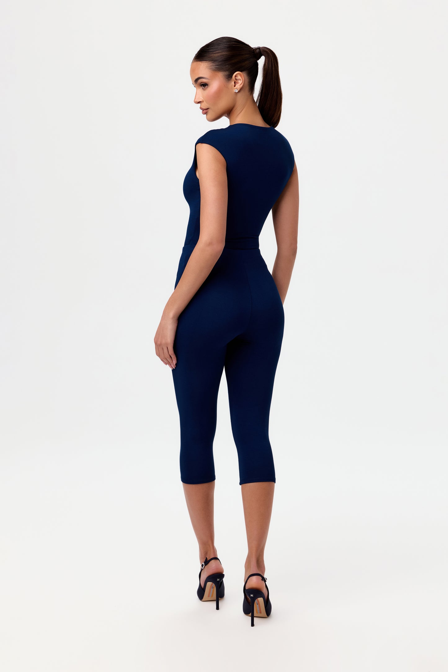 Smooth Sculpt Capri Legging