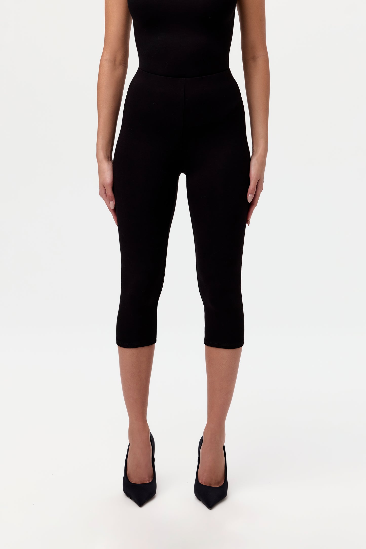 Smooth Sculpt Capri Legging