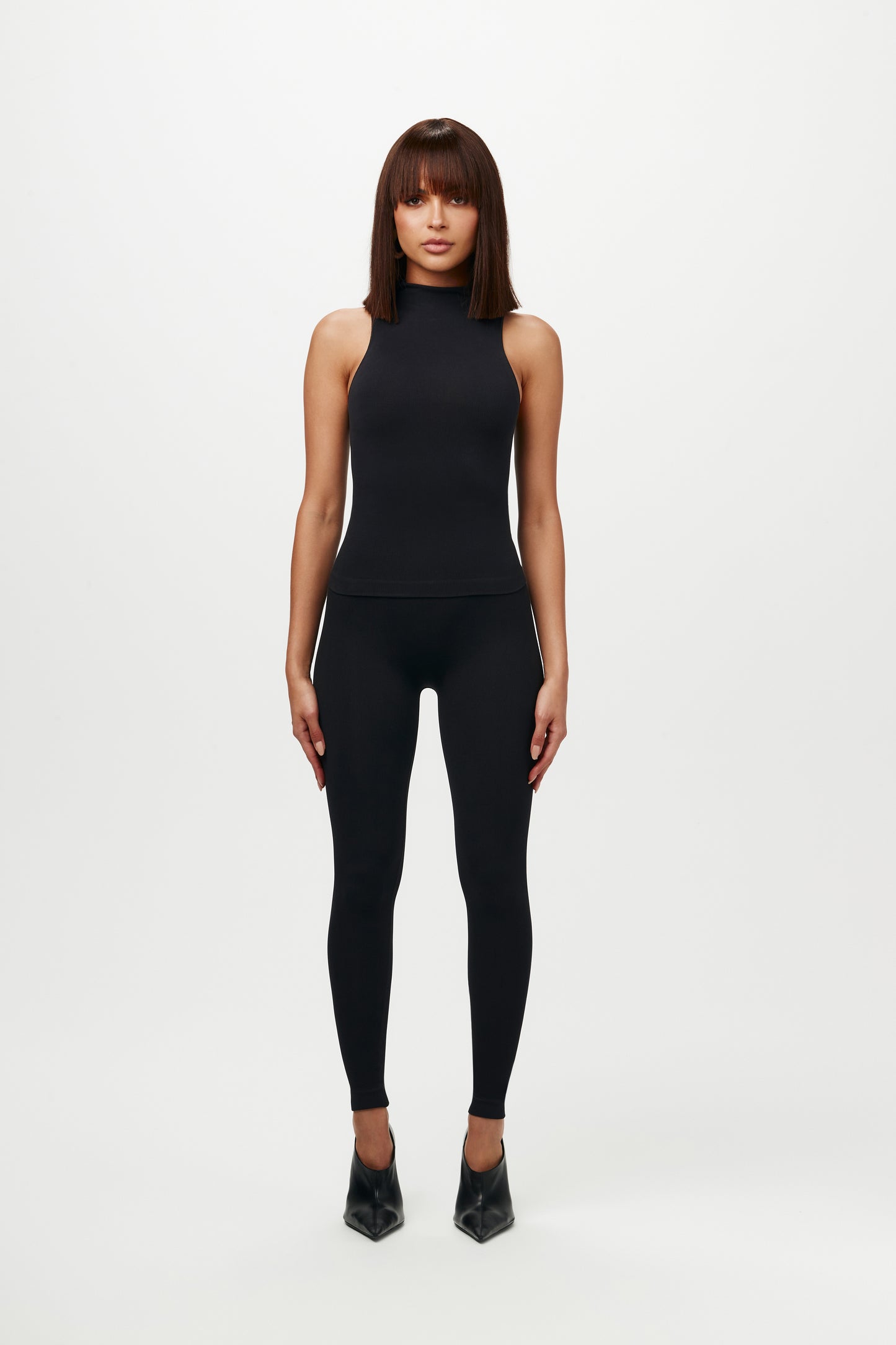 SEAMLESS SLEEVELESS RIBBED TOP