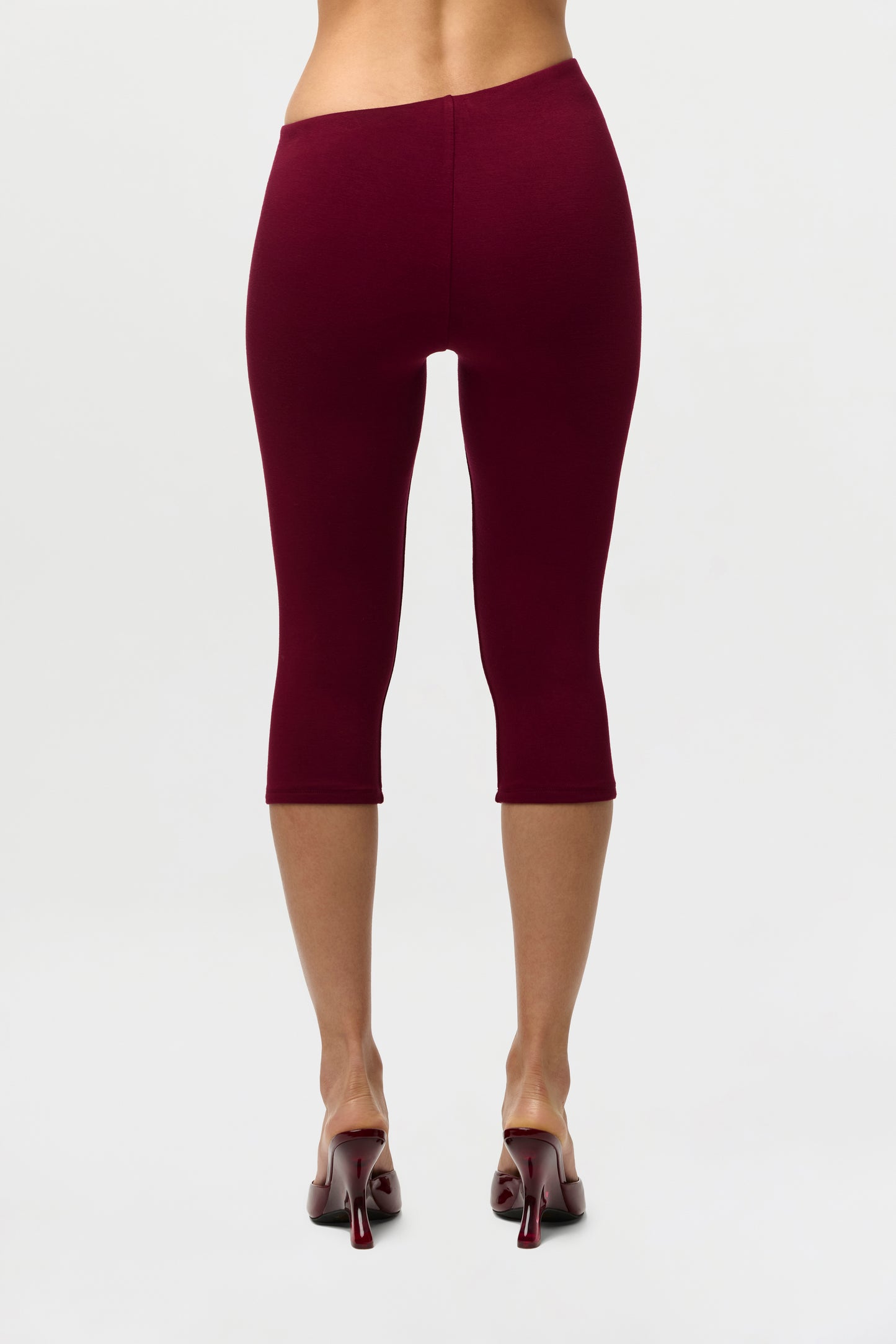 Smooth Asymmetric Capri Leggings