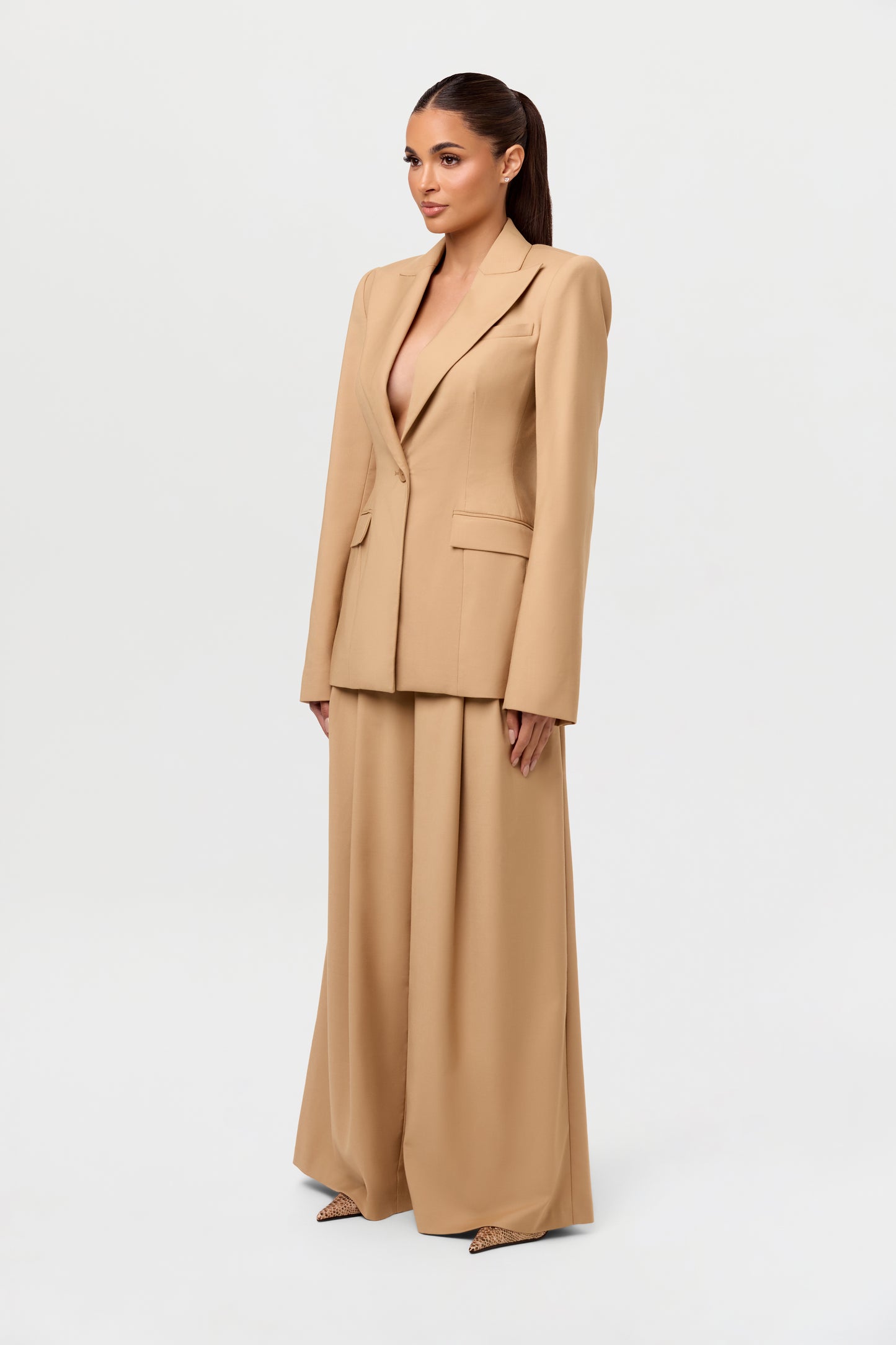Power Shoulder Fitted Suit Blazer