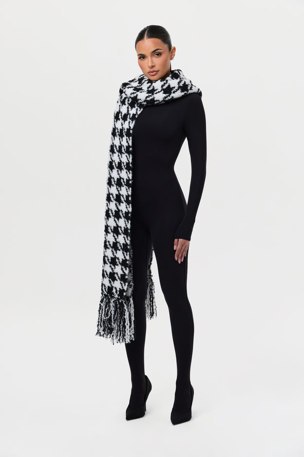 Knit Bouclé Houndstooth Scarf