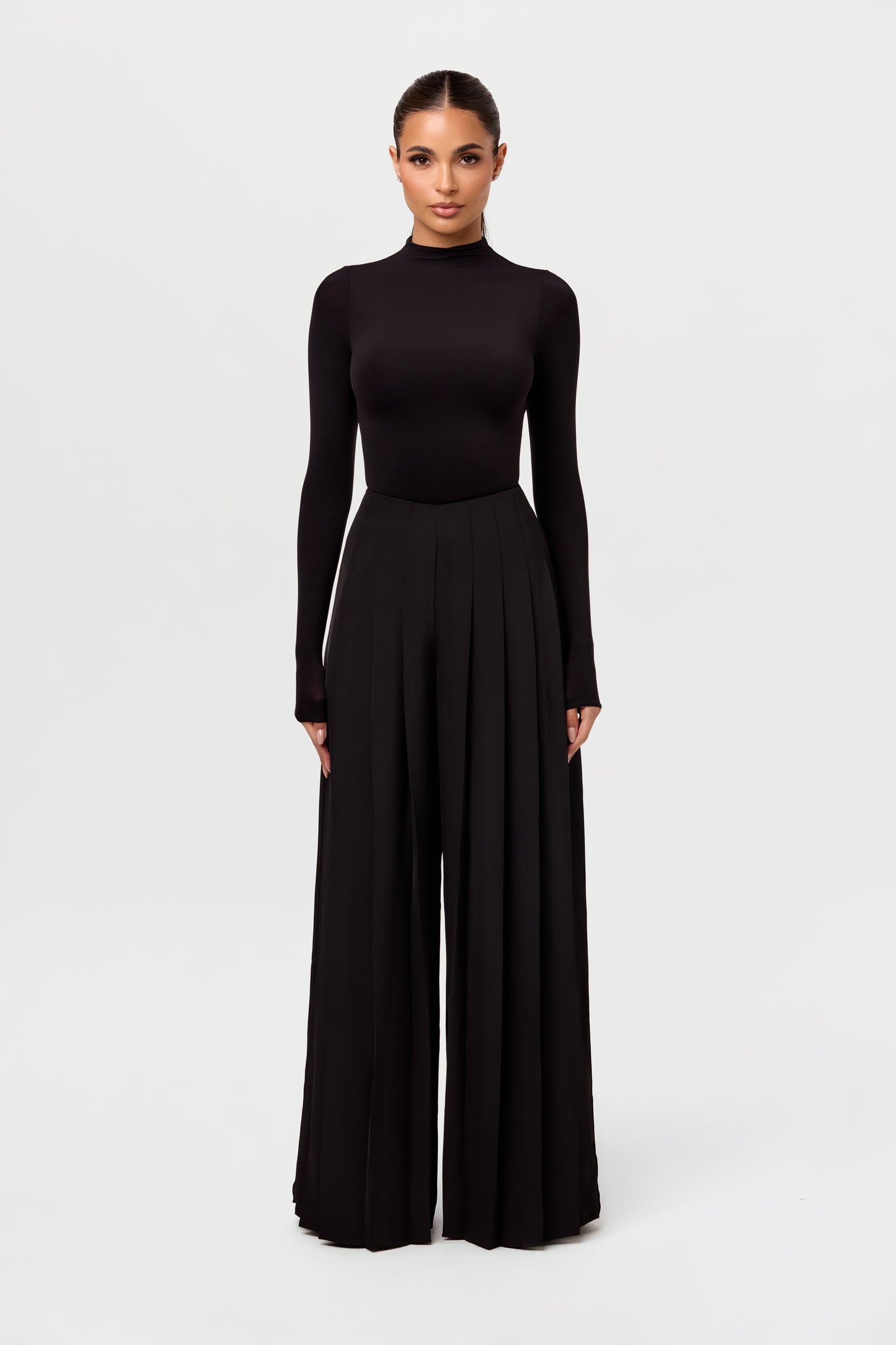 Pleated Wide-Leg Pant