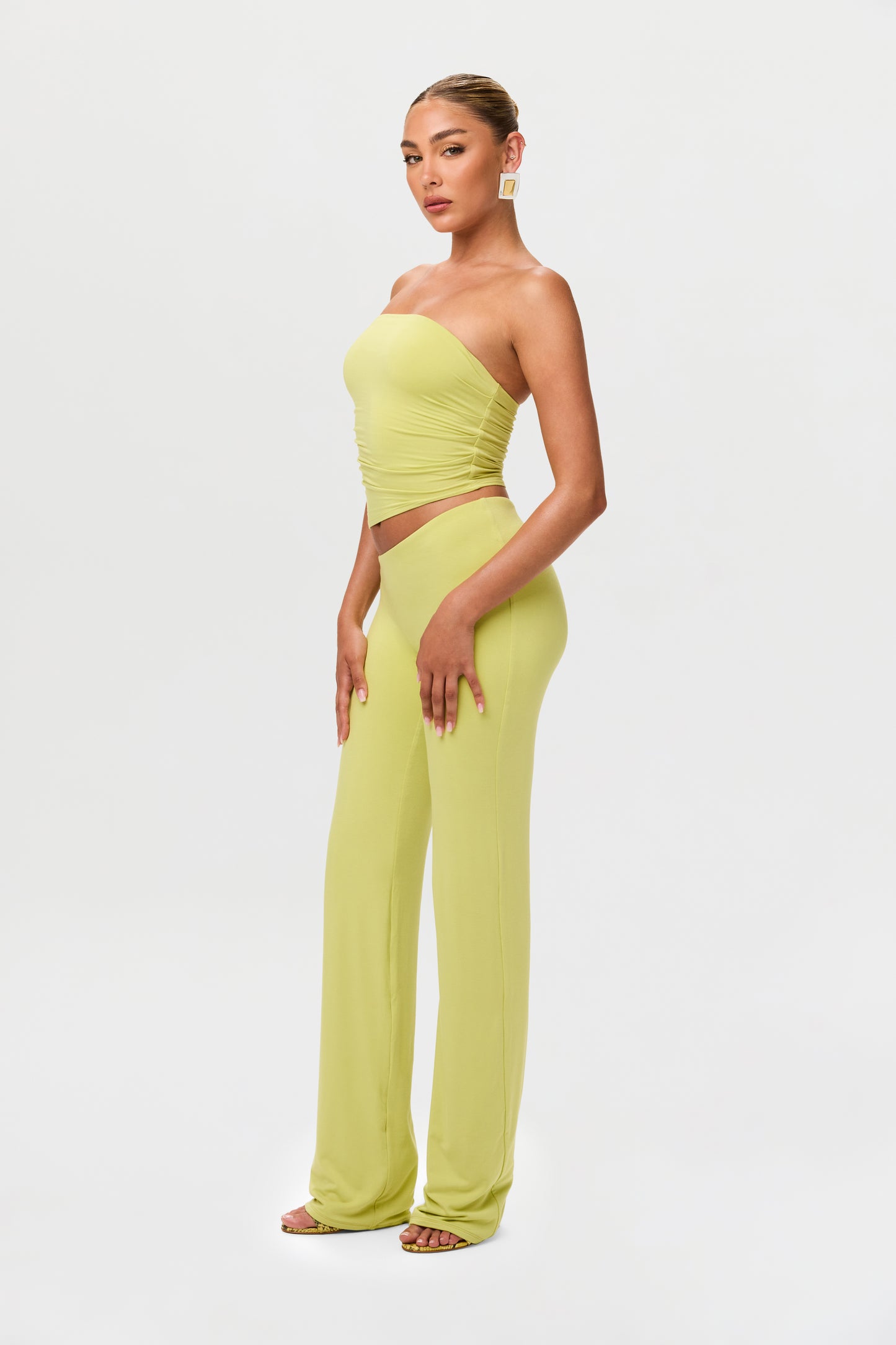 Smooth Asymmetric Bootcut Pant