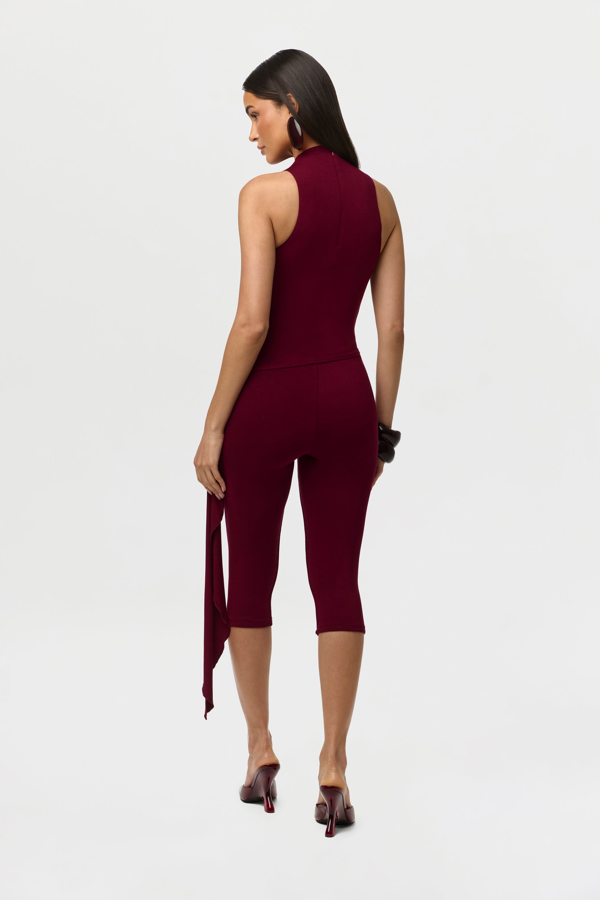 Smooth Asymmetric Capri Leggings