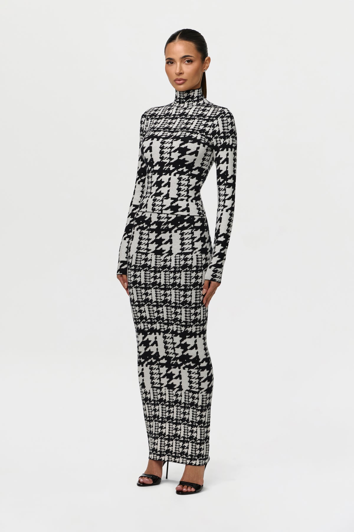 Jacquard Knit Houndstooth Maxi Skirt