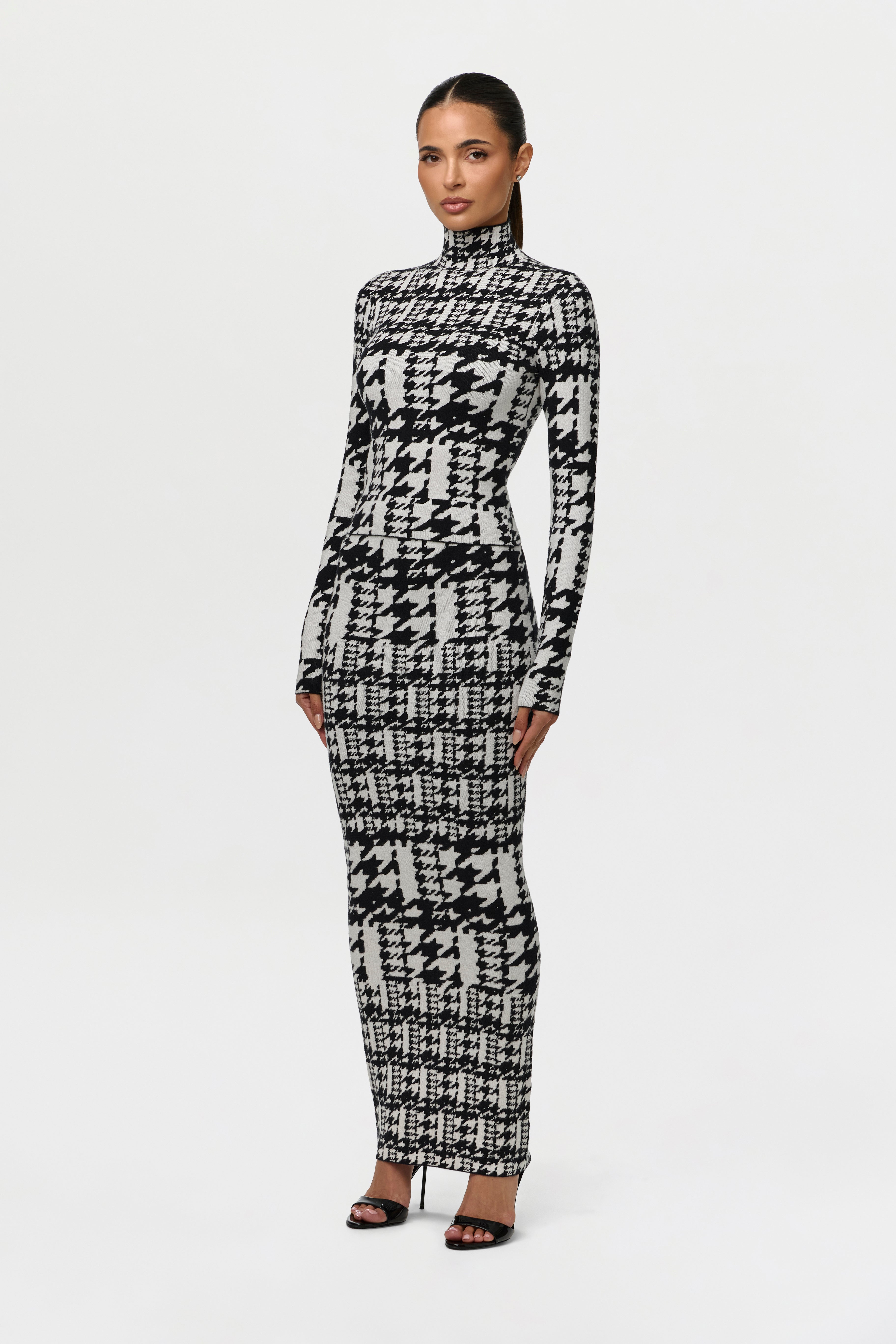 Jacquard Knit Houndstooth Maxi Skirt