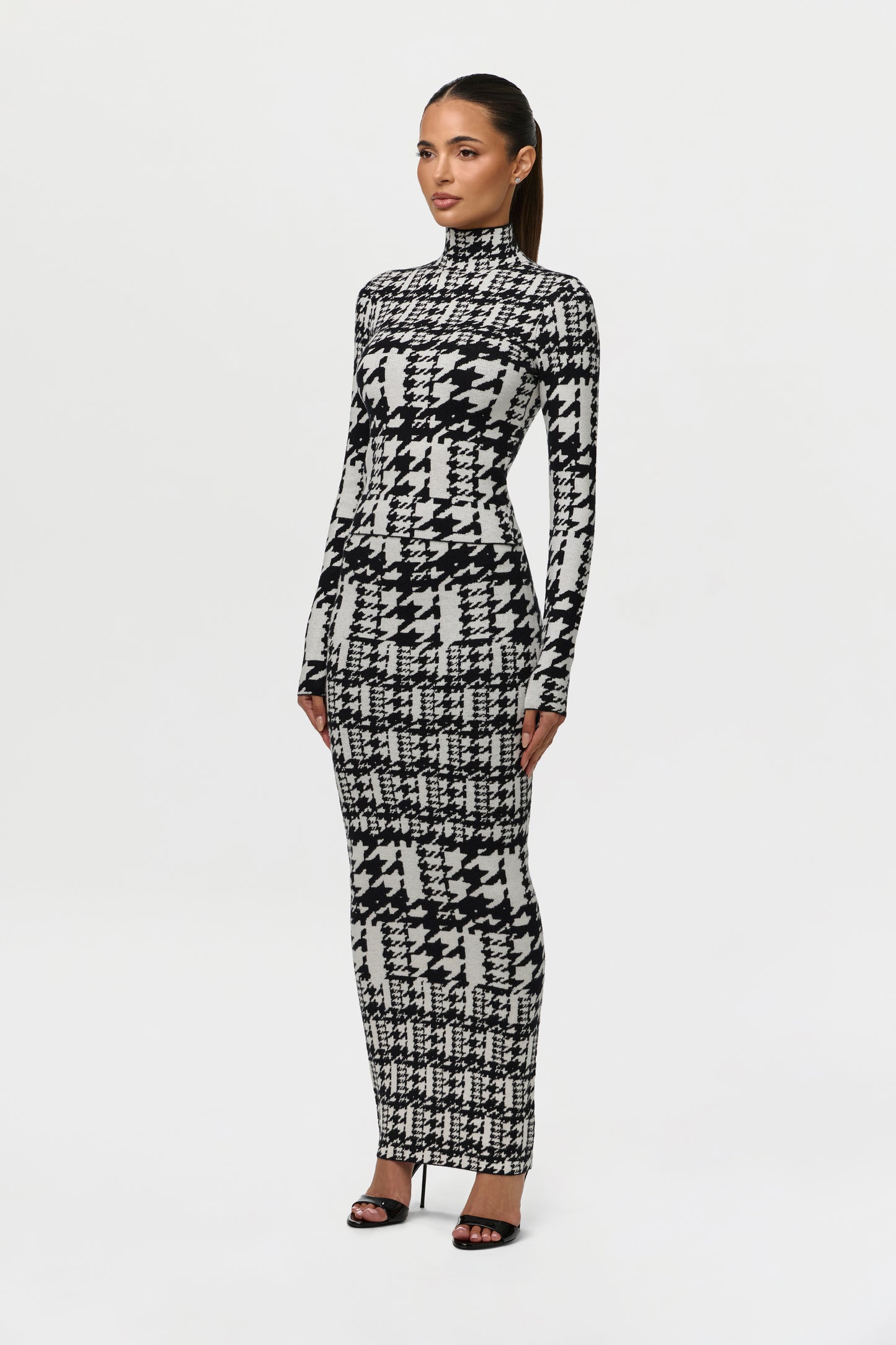 Jacquard Knit Houndstooth Maxi Skirt