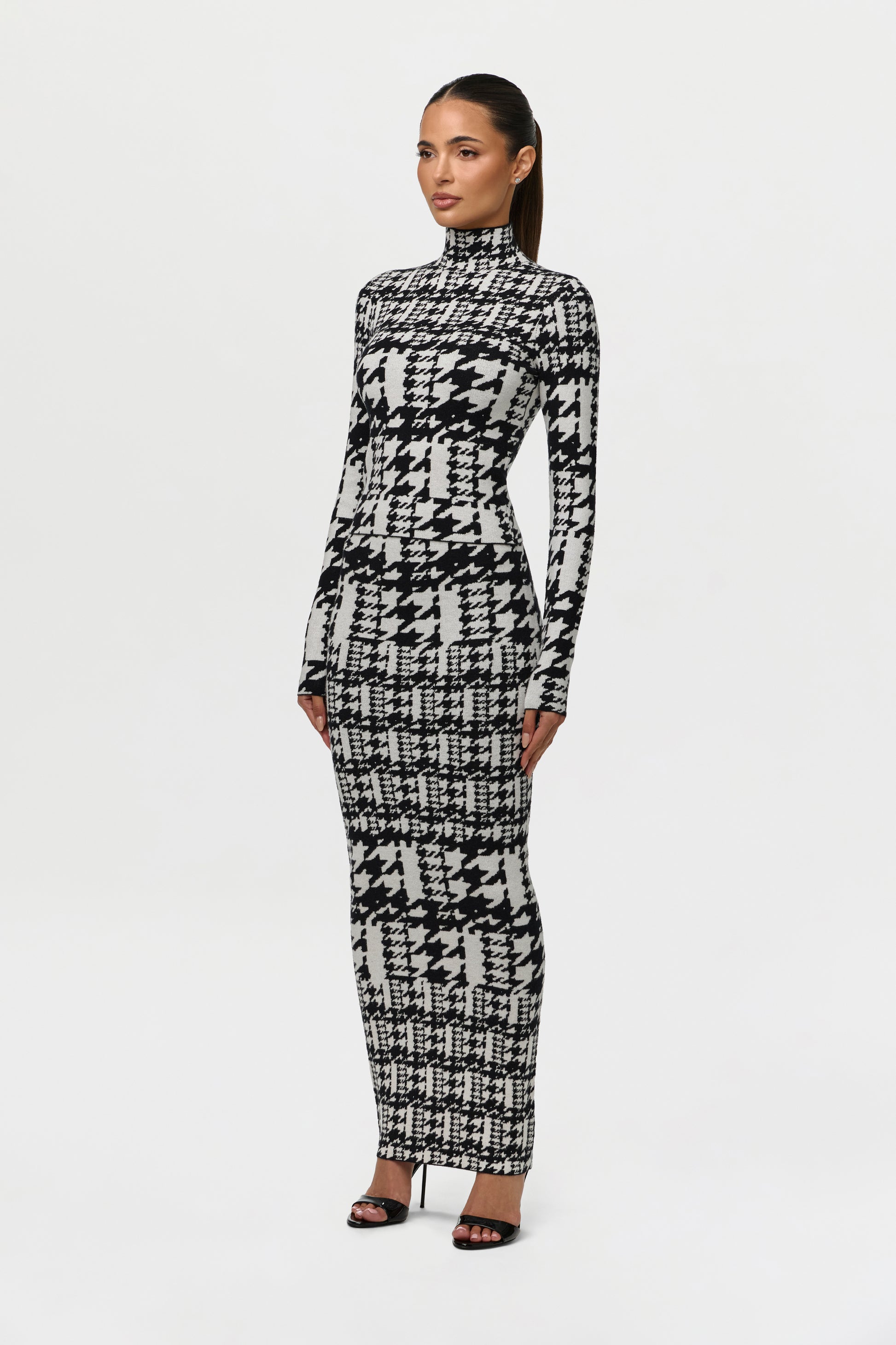 Jacquard Knit Houndstooth Maxi Skirt