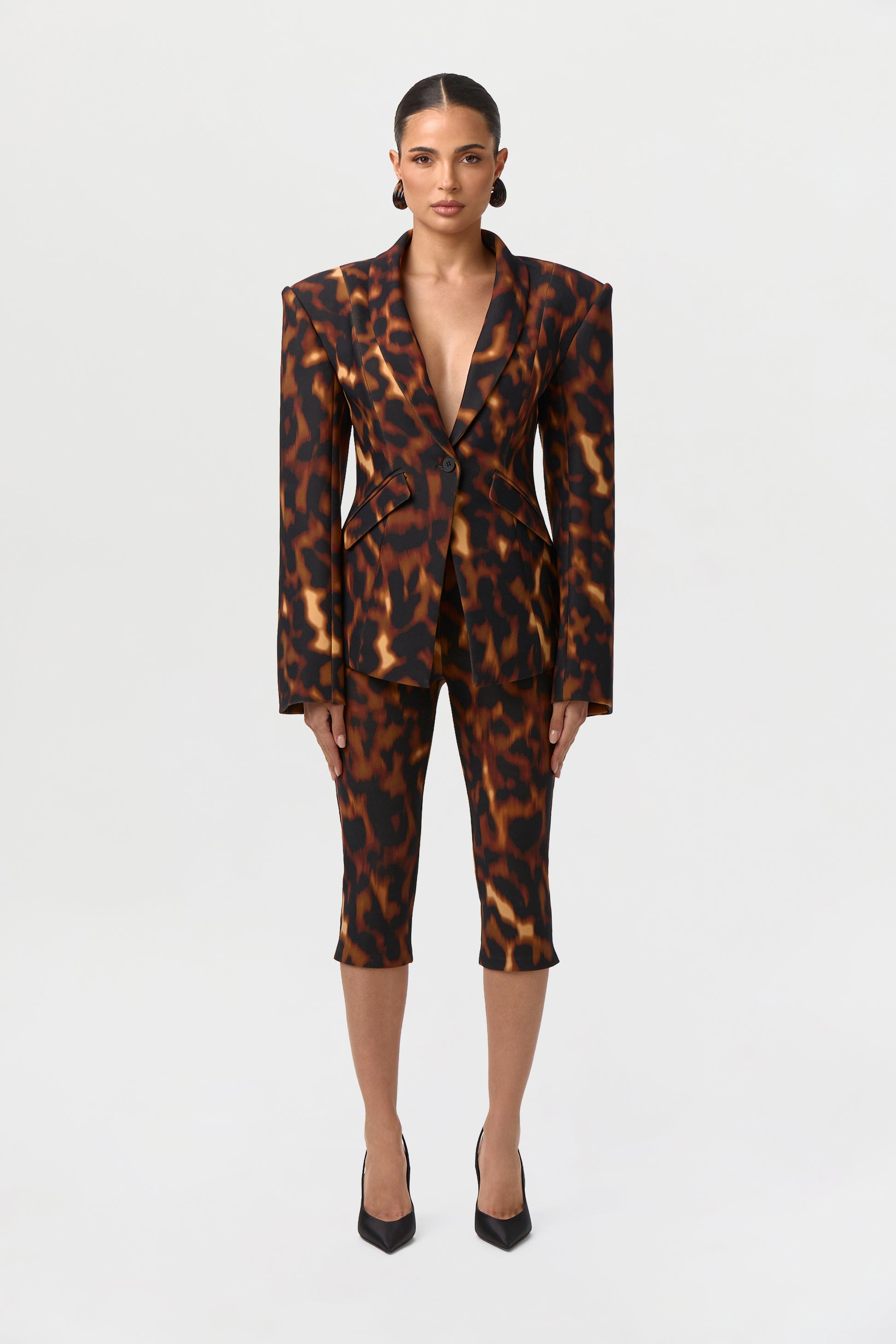 Suiting Tortoise Capri Pants