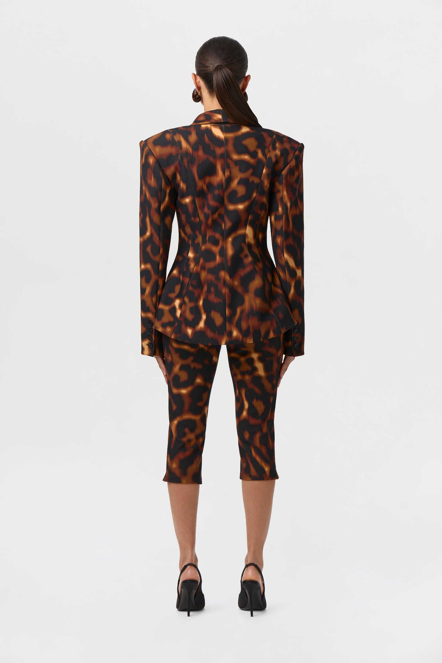 Suiting Tortoise Capri Pants