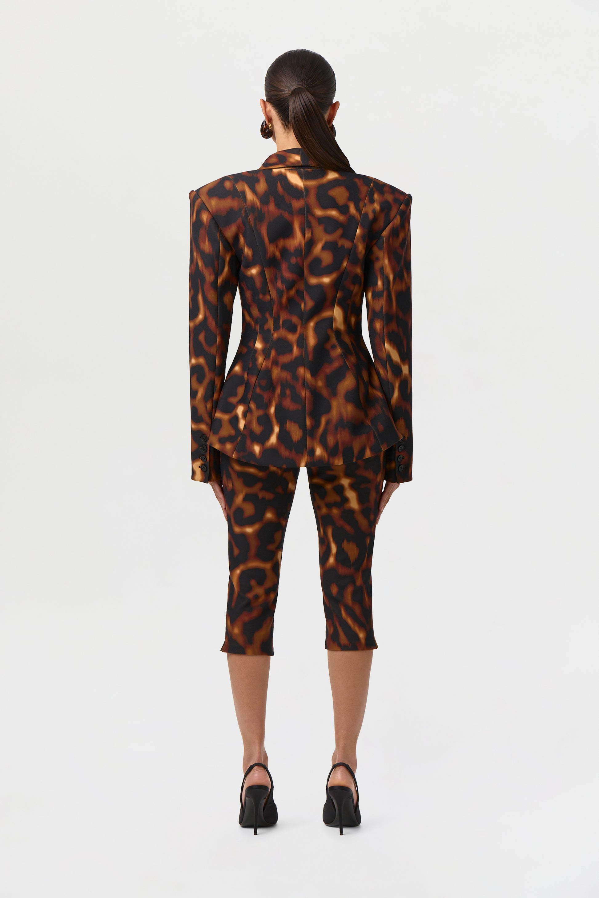 Suiting Tortoise Capri Pants