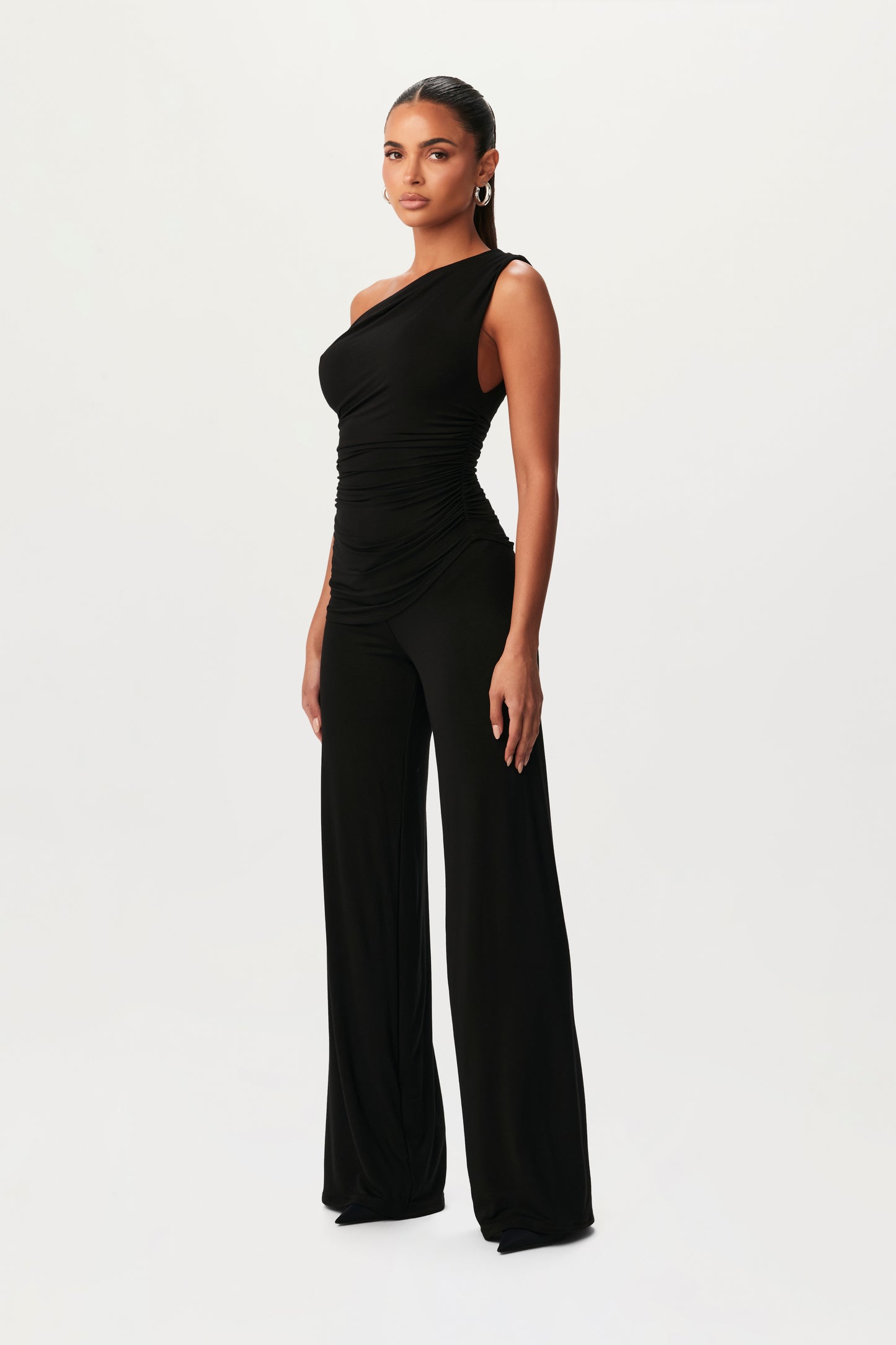 Smooth Wide-Leg Pant