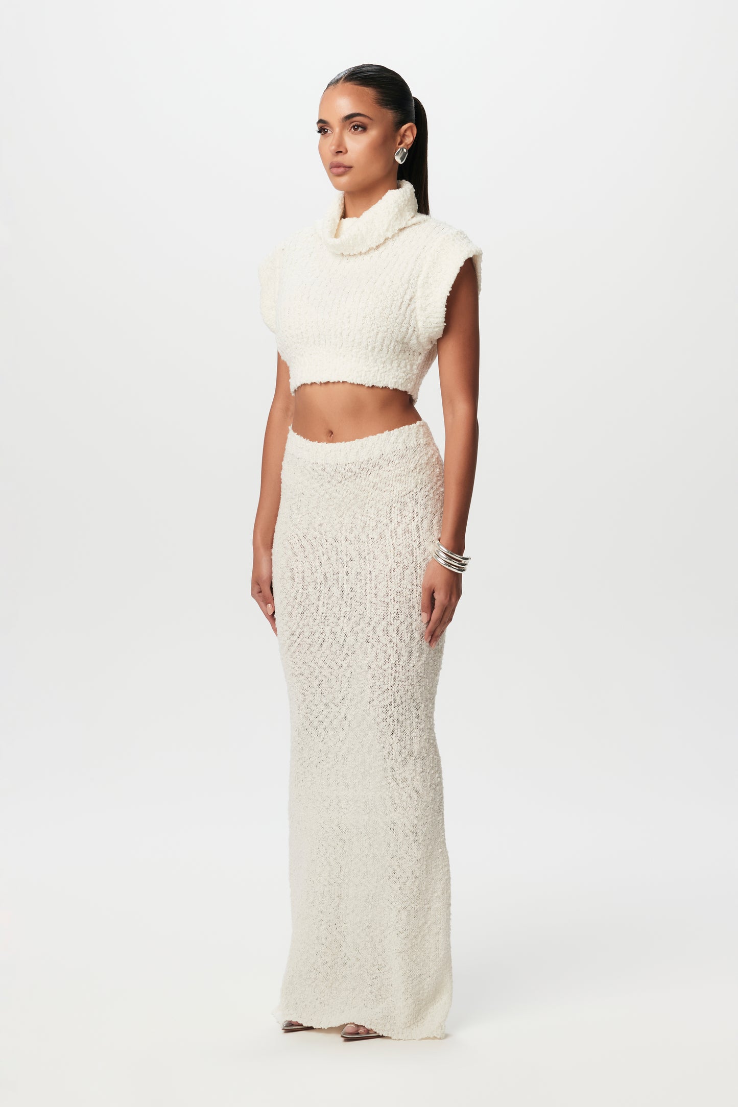 Bouclé Knit Sleeveless Cropped Sweater